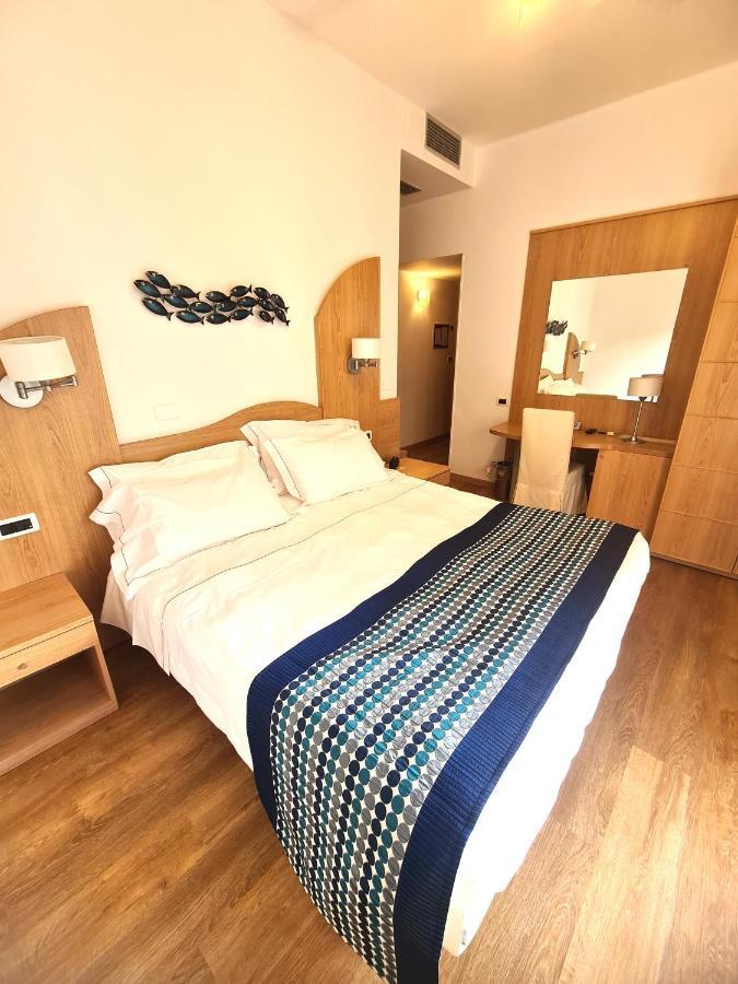 Hotel Zurigo Вараце Екстериор снимка