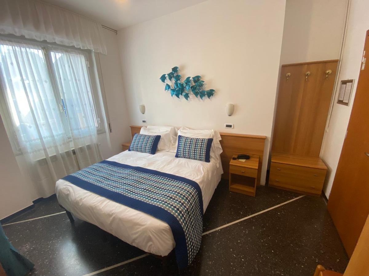 Hotel Zurigo Вараце Екстериор снимка