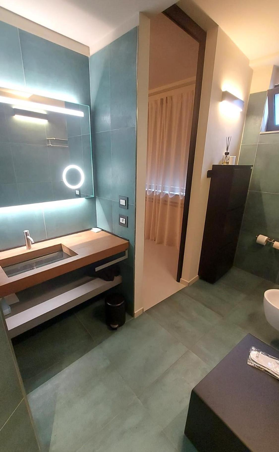 Hotel Zurigo Вараце Екстериор снимка
