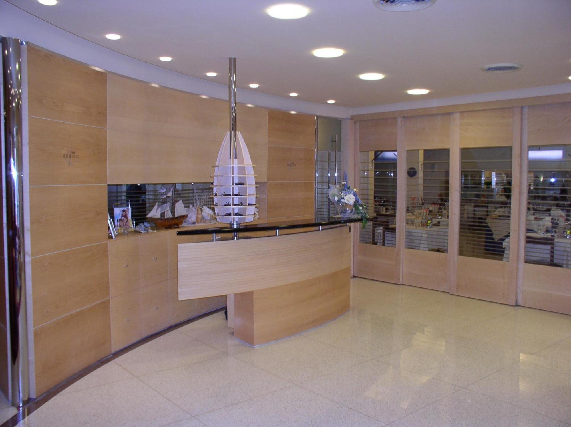 Hotel Zurigo Вараце Екстериор снимка